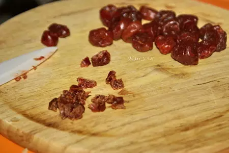 Брауни со сливочным сыром, орехами и вяленой вишней: шаг 3