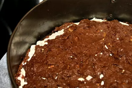 Брауни со сливочным сыром, орехами и вяленой вишней: шаг 10