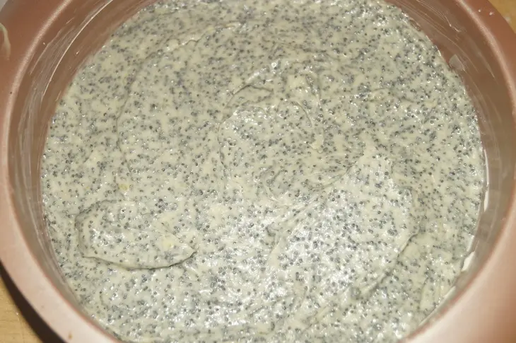 Маковый пирог под сметанной заливкой: шаг 5