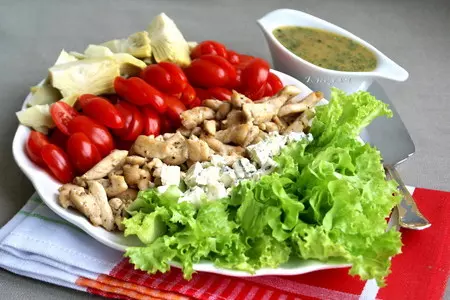 Салат с курицей, артишоками и сыром дорблю: шаг 4