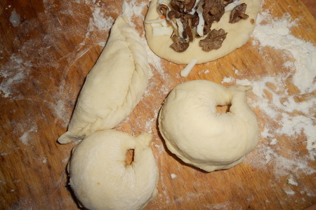 Пирожки с грибами и сыром: шаг 6