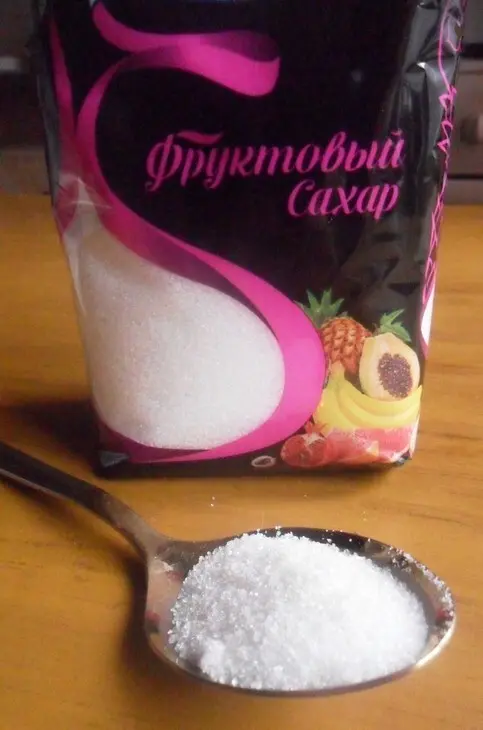 Яблочный кухен на белом вине: шаг 1