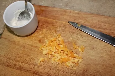 Холодец из говядины праздничный с соусом из хрена (тест-драйв с окраиной): шаг 3