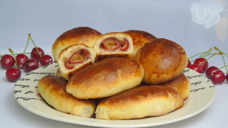 Пирожки с черешней (духовые): шаг 8