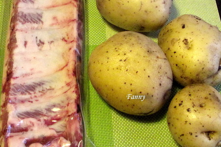 Картофель, тушеный со свиными ребрышками: шаг 1