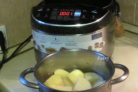 Картофель, тушеный со свиными ребрышками: шаг 4