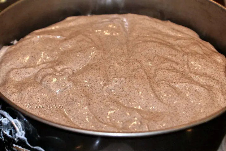 Пирог со сливами и миндально-шоколадным вкусом: шаг 7