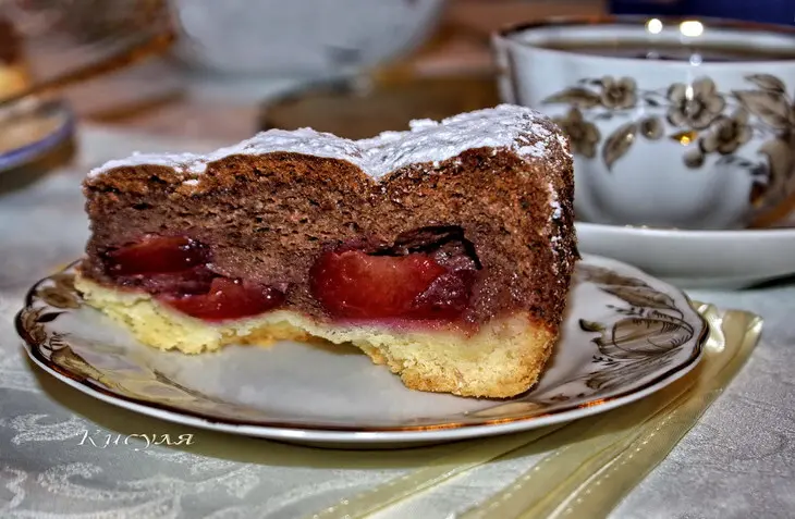 Пирог со сливами и миндально-шоколадным вкусом: шаг 9