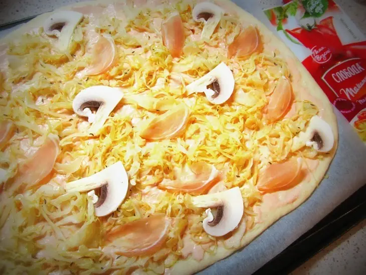 Пицца с квашеной капустой "а ля рус": шаг 4