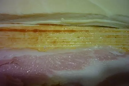 Закусочные "розы"  с кетчупом, хреном и беконом: шаг 2