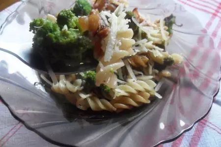 Фузилли с брокколи и беконом: шаг 7