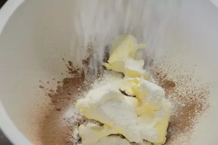 Шоколадный пирог с яблоками: шаг 1