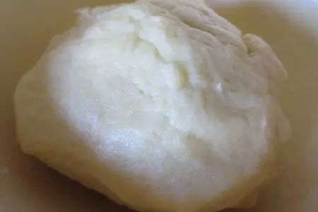 Песочный пирог с творожной начинкой и сливами: шаг 1