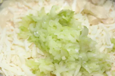Маффины с яблоком и адыгейским сыром: шаг 4