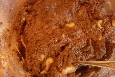Банановые маффины с шоколадом под клюквенной глазурью: шаг 4