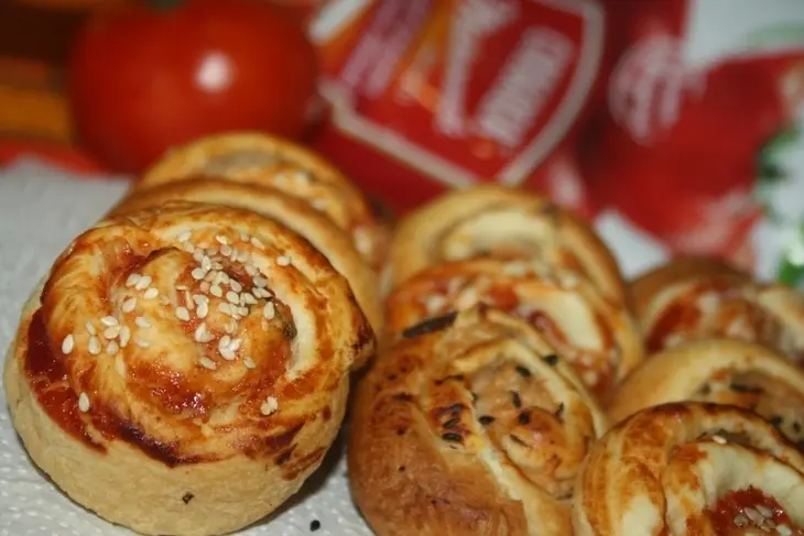 Слоеные улитки-ассорти с курицей и сыром: шаг 13