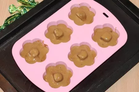 Кофейный кекс с начинкой: шаг 7