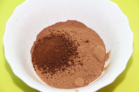 Шоколадное печенье с жемчужным сахаром: шаг 1