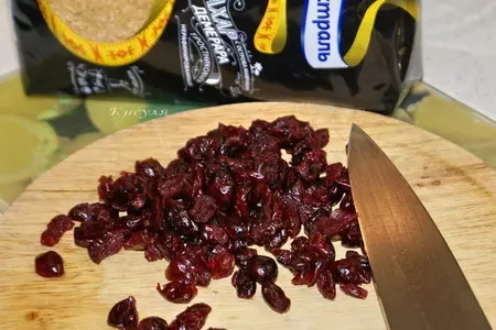 Овсяное печенье с шоколадом и вяленой клюквой: шаг 3