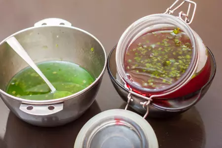 Желе из красной смородины и жгучего зеленого перца: шаг 9