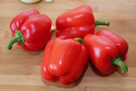 Сладкие перцы фаршированные кускусом с грибами и фетой: шаг 1
