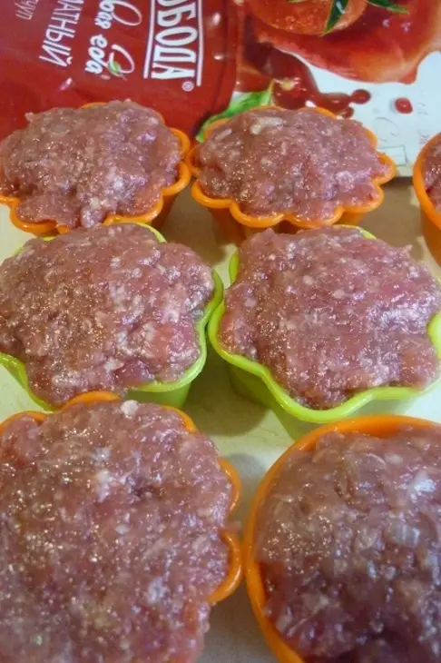 Закуска "мясные мухоморчики": шаг 2