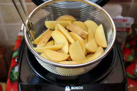 Теплый картофельный салат "по-деревенски": шаг 4