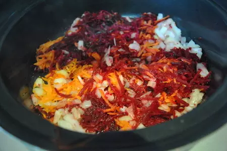 Борщ из квашенной капусты с чесночными свинками: шаг 2