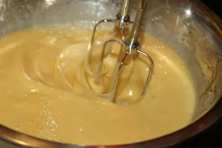 Медовый торт с черносливом и грецкими орехами: шаг 2