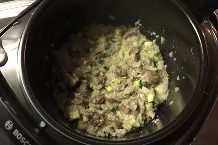 Цукини жареный с рисом и куриными сердечками: шаг 3