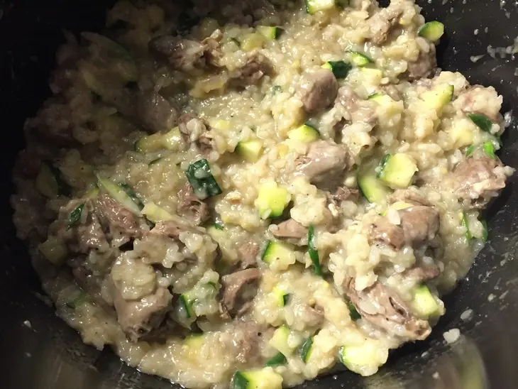 Цукини жареный с рисом и куриными сердечками: шаг 6