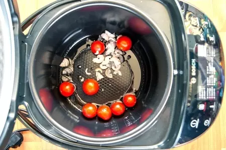 Паста из цукини с черри и облегченным соусом песто: шаг 4