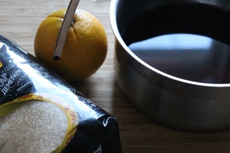 Торт-мусс с пошированными в красном вине и апельсиновом соке грушами : шаг 1