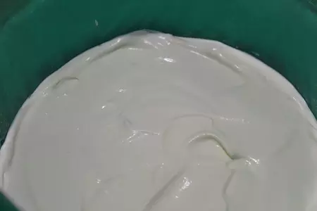Торт-мусс с пошированными в красном вине и апельсиновом соке грушами: шаг 7