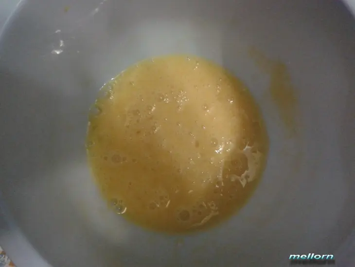 Томатный пирог с моцареллой и тыквенными семечками: шаг 1
