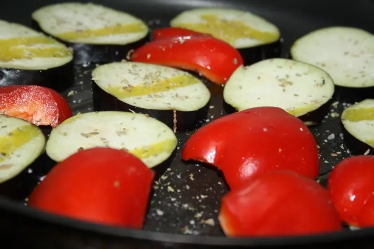 Закуска из овощей и сыра - гриль с йогуртовым соусом: шаг 1