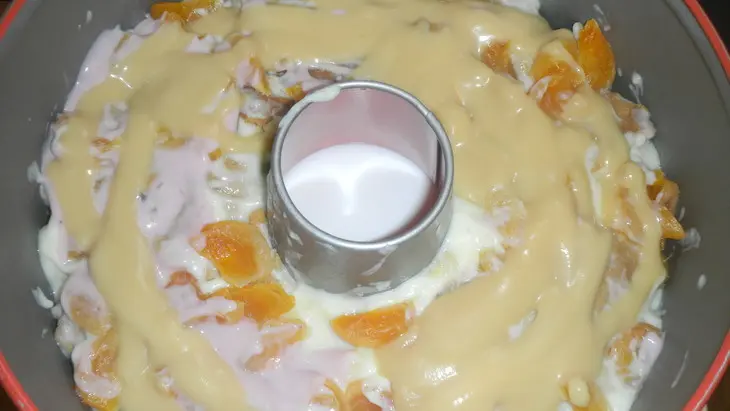 Торт из медового печенья с курагой без выпечки: шаг 2
