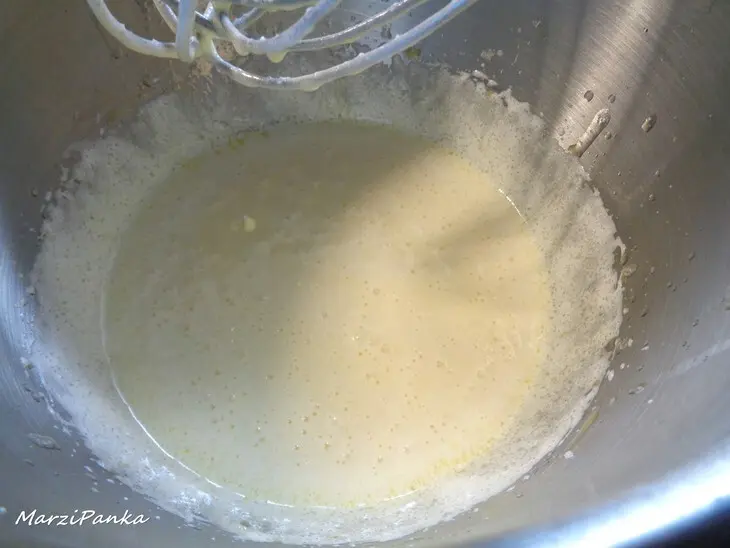 Тыквенные маффины с орехами и клюквой: шаг 10