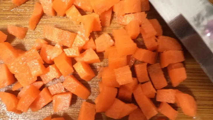 Фаршированные кальмары с овощами и томатным кетчупом: шаг 3