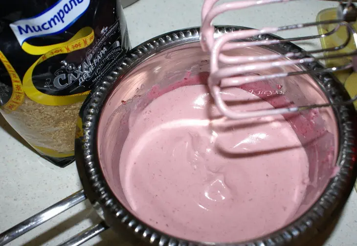 Шоколадно-малиновый мусс с грильяжной крошкой: шаг 6