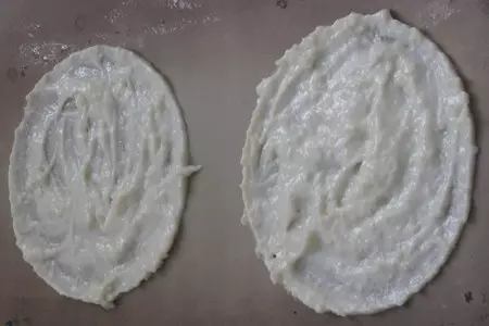 Сырные рожки с муссом из докторской колбасы: шаг 1