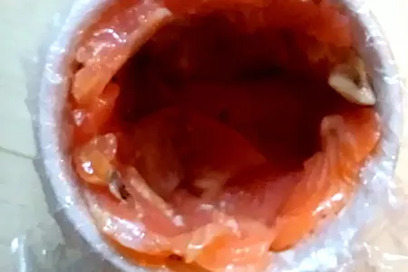Башенка из слабосоленой семги с картофелем, яйцом и огурцами в маринаде: шаг 1