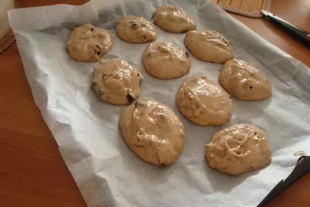 Творожное печенье с шоколадом и вялеными лесными ягодами: шаг 2