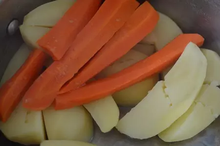 Пюре с котлетой для детей "бабочка": шаг 3