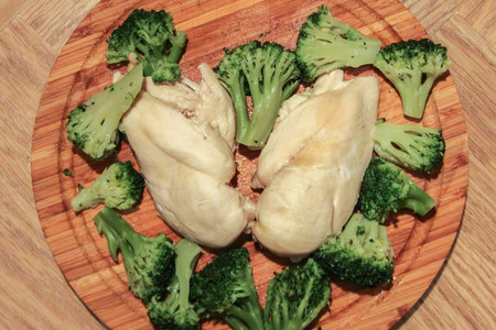 Салат из брокколи с курицей: шаг 4