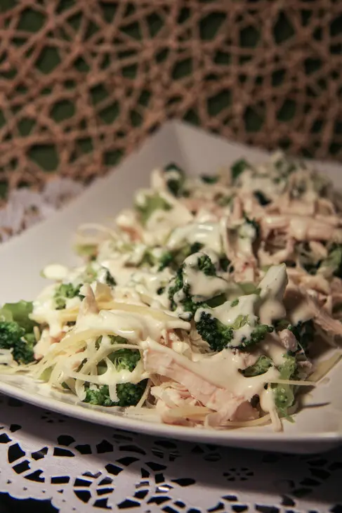 Салат из брокколи с курицей: шаг 6