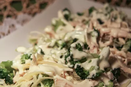 Салат из брокколи с курицей: шаг 6