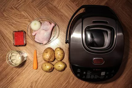 Утиные ножки с картофелем в мультиварке: шаг 1