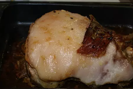 Свиная рулька запеченная с соусом барбекю: шаг 4
