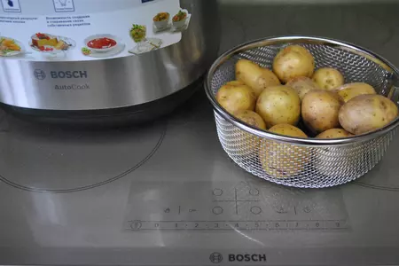 Баранина в луке с гарниром в стиле немецкого картофельного салата: шаг 7